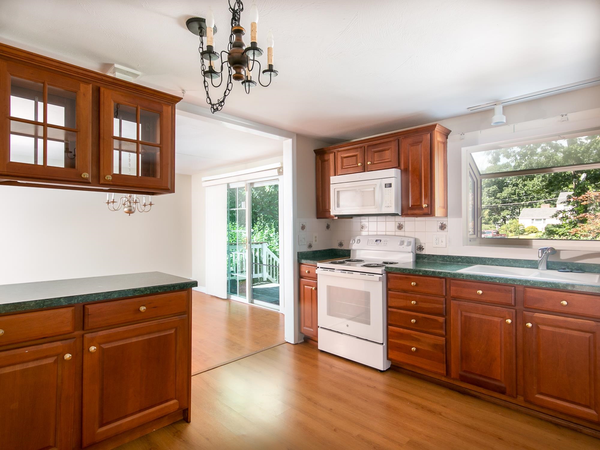 35 Monza Road Nashua, NH 03064 - Photo 5 of 29