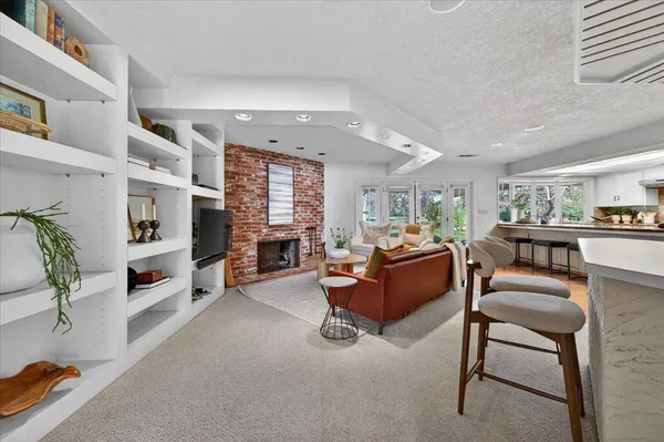 $590,000 | 5867 East Club View Drive, Fresno, CA 93727