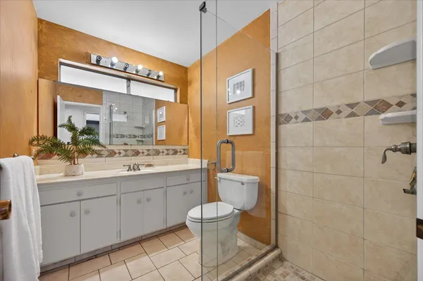 $590,000 | 5867 East Club View Drive, Fresno, CA 93727