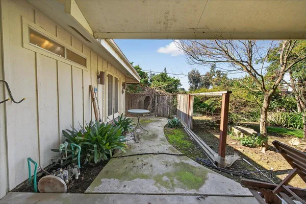 $590,000 | 5867 East Club View Drive, Fresno, CA 93727