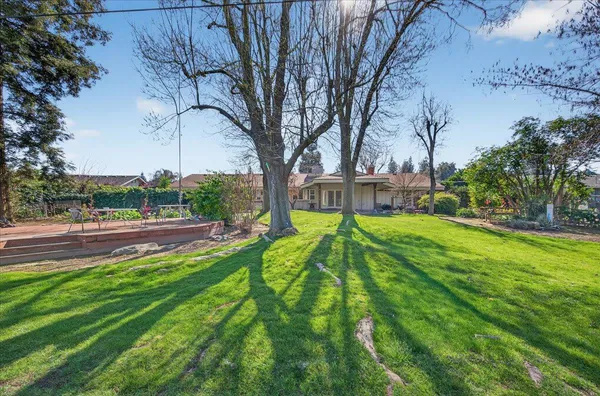 $590,000 | 5867 East Club View Drive, Fresno, CA 93727