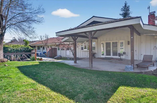 $590,000 | 5867 East Club View Drive, Fresno, CA 93727
