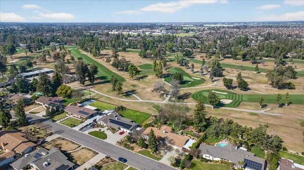 $590,000 | 5867 East Club View Drive, Fresno, CA 93727