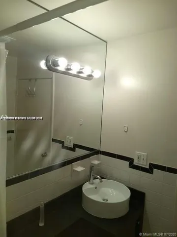 $1,850 | 1244 Pennsylvania Avenue, Unit 306, Miami Beach, FL 33139