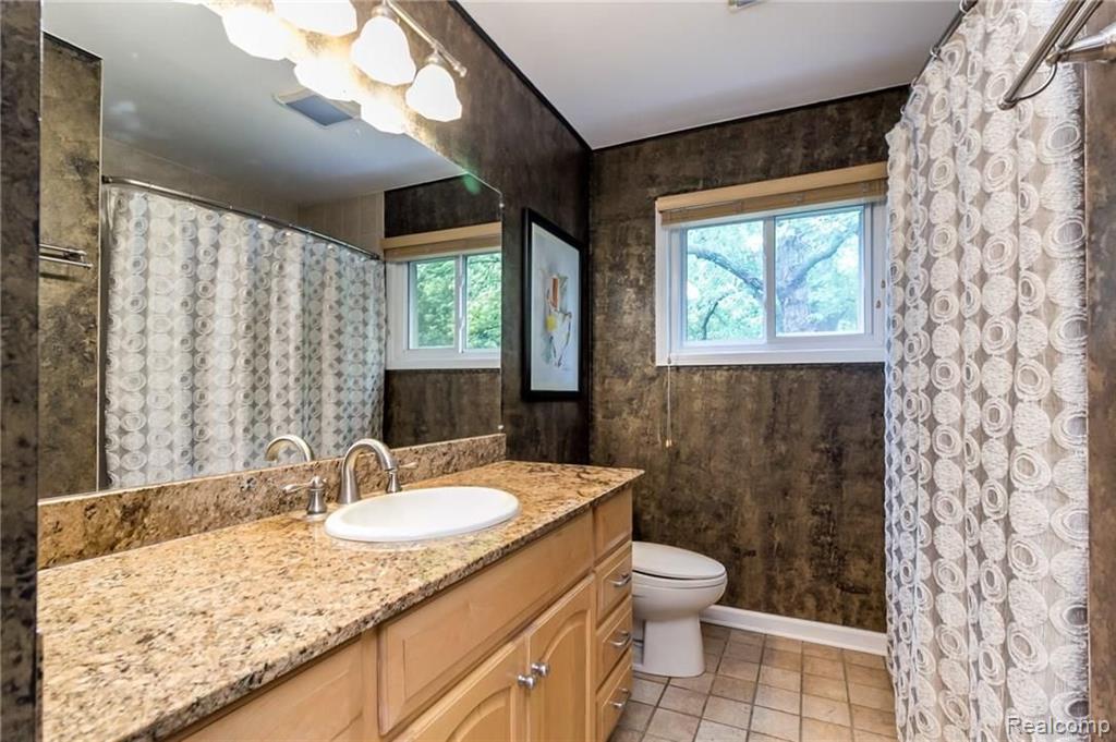 1218 Maple Drive Rochester, MI 48307 - Photo 10 of 18