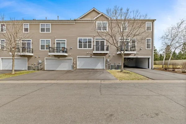 $410,000 | 5038 Yuma Lane North, Plymouth, MN 55446