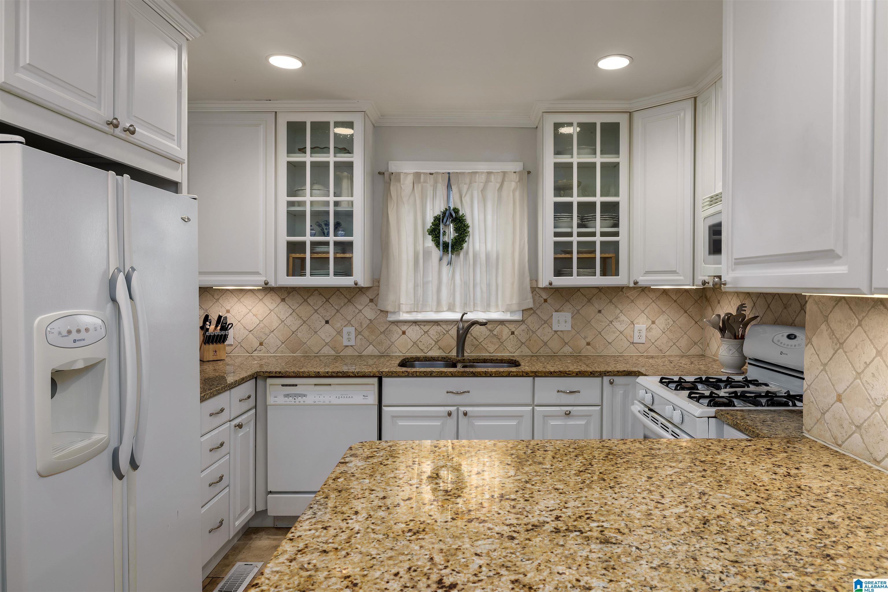 813 Columbiana Road Birmingham, AL 35209 - Photo 17 of 45