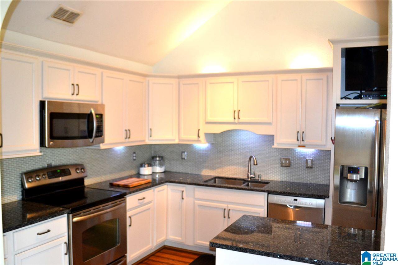130 Horseshoe Circle Alabaster, AL 35007 - Photo 4 of 34