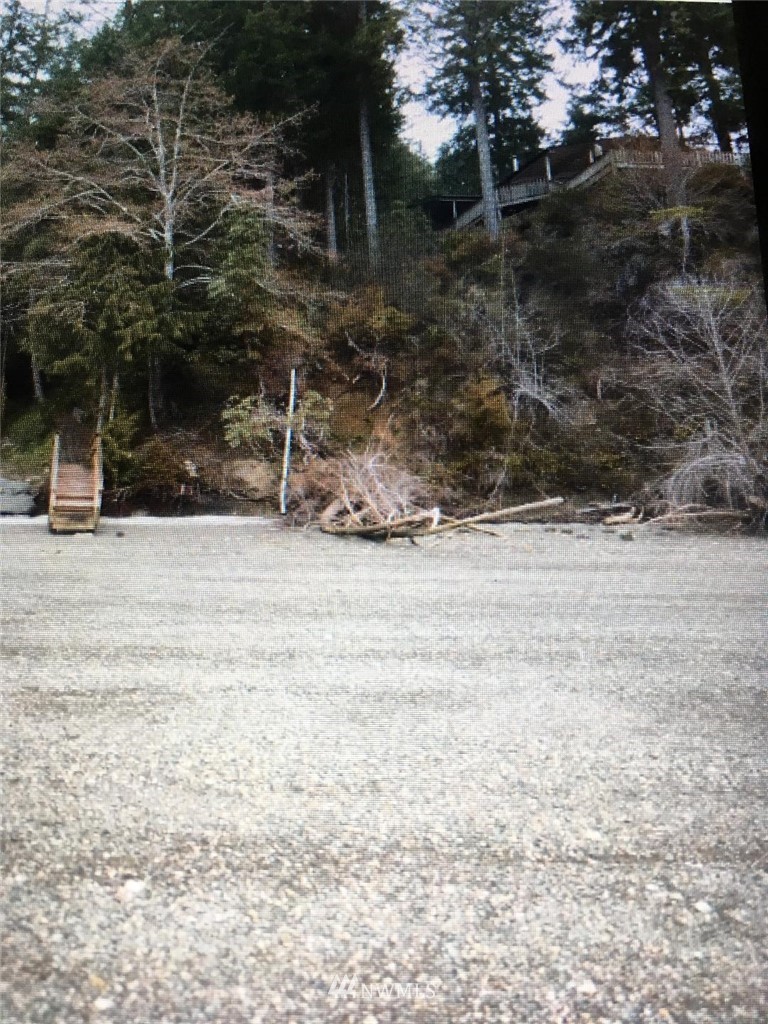1350 East Island View Road Grapeview, WA 98546 - Photo 4 of 16 Gallery Image 4