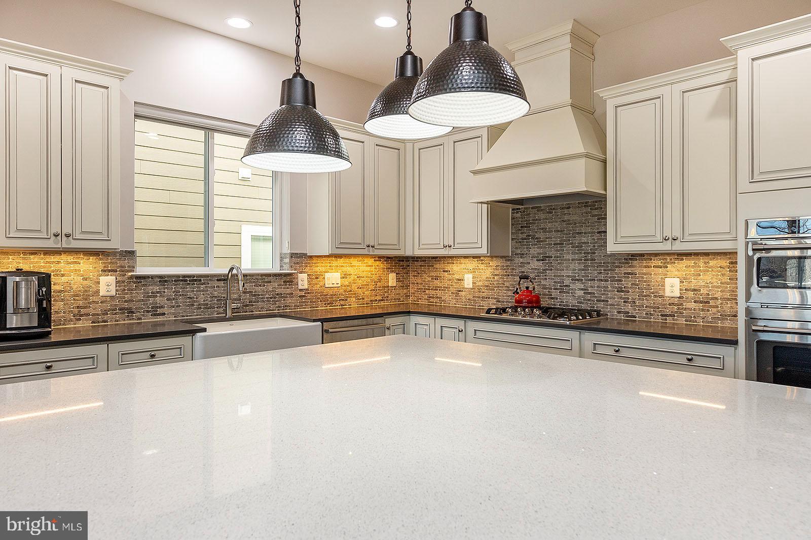 159 Towhee Drive White Post, VA 22663 - Photo 14 of 63 Tile backsplash/Gas cooking