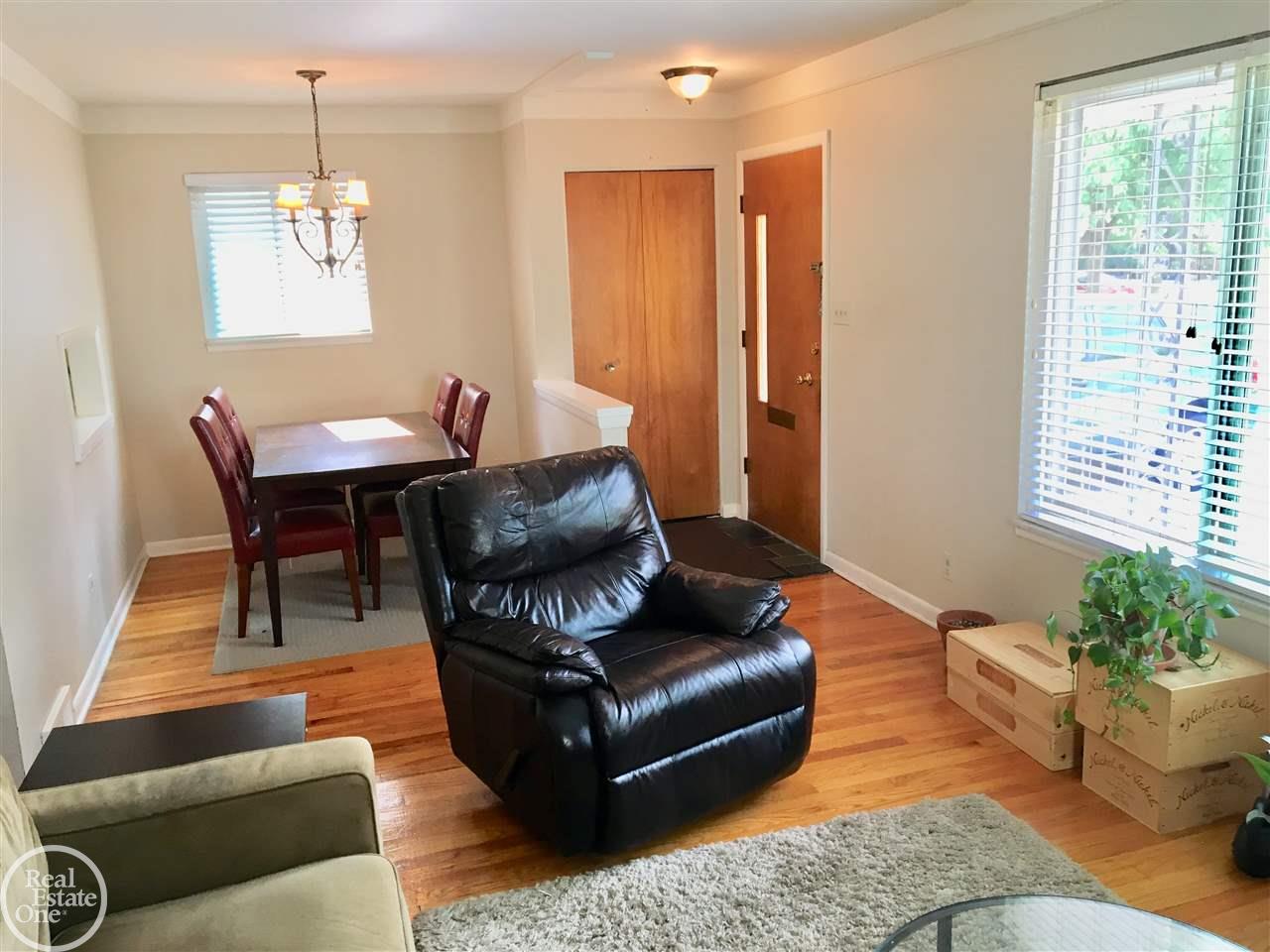 2146 Ridgemont Road Grosse Pointe Woods, MI 48236 - Photo 3 of 8
