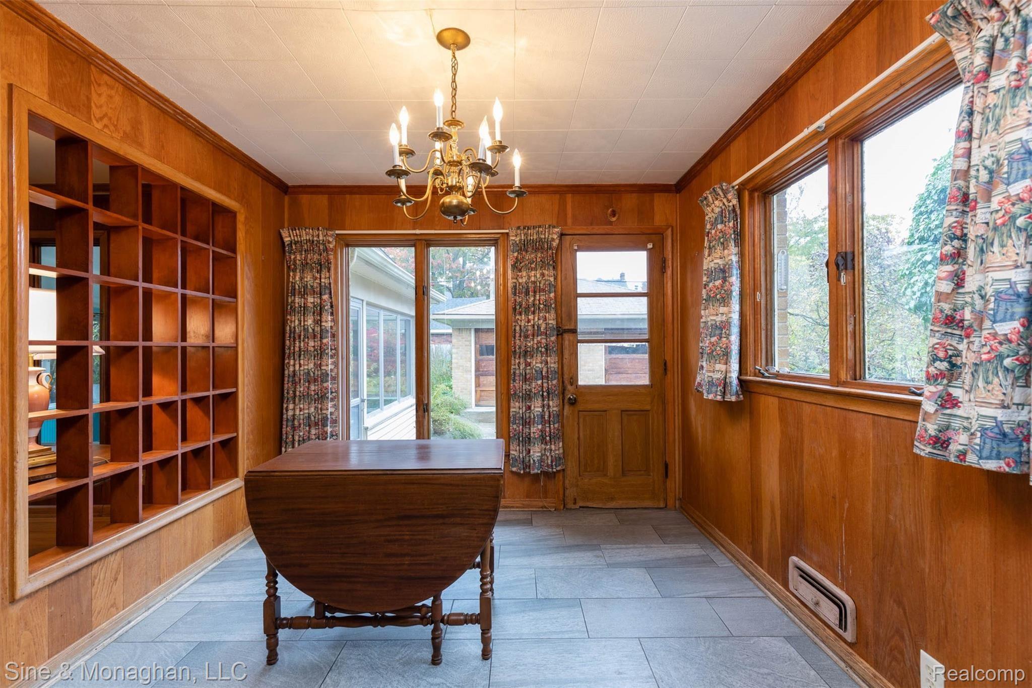 1324 Whittier Road Grosse Pointe, MI 48230 - Photo 6 of 24 1324 Whittier Rd-21.jpg