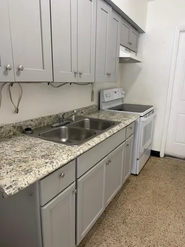 $1,600 | 1940 Northeast 167th Street, Unit 3, North Miami Beach, FL 33162