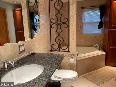 307 Garnett Road Joppa, MD 21085 - Photo 15 of 52 Large sink space