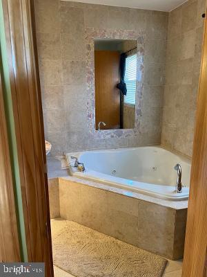 307 Garnett Road Joppa, MD 21085 - Photo 20 of 52 oversized jacuzzi tub