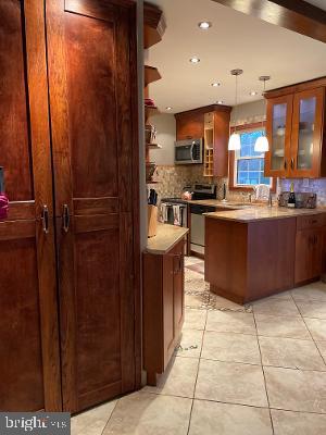 307 Garnett Road Joppa, MD 21085 - Photo 10 of 52 Custome cabinets, lots of room in pantry