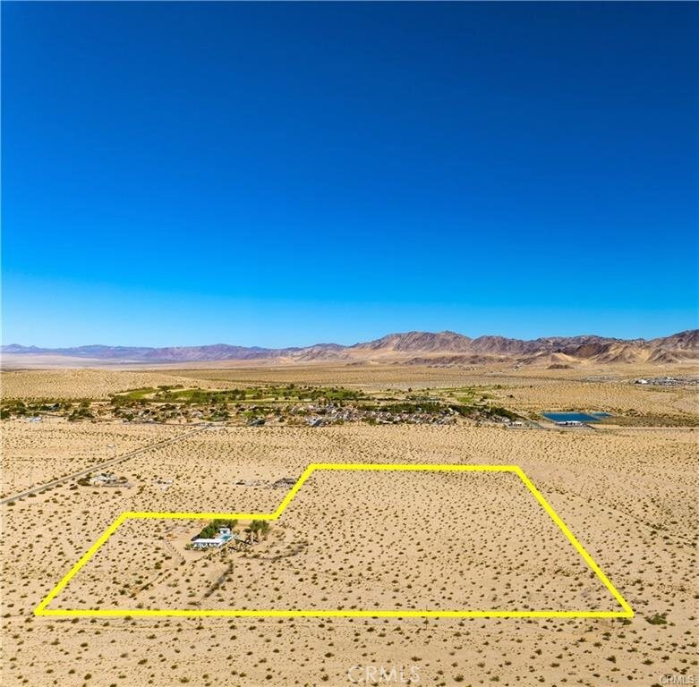 72160 Winters Road Twentynine Palms, CA 92277 - Photo 33 of 33 a view of an ocean and beach