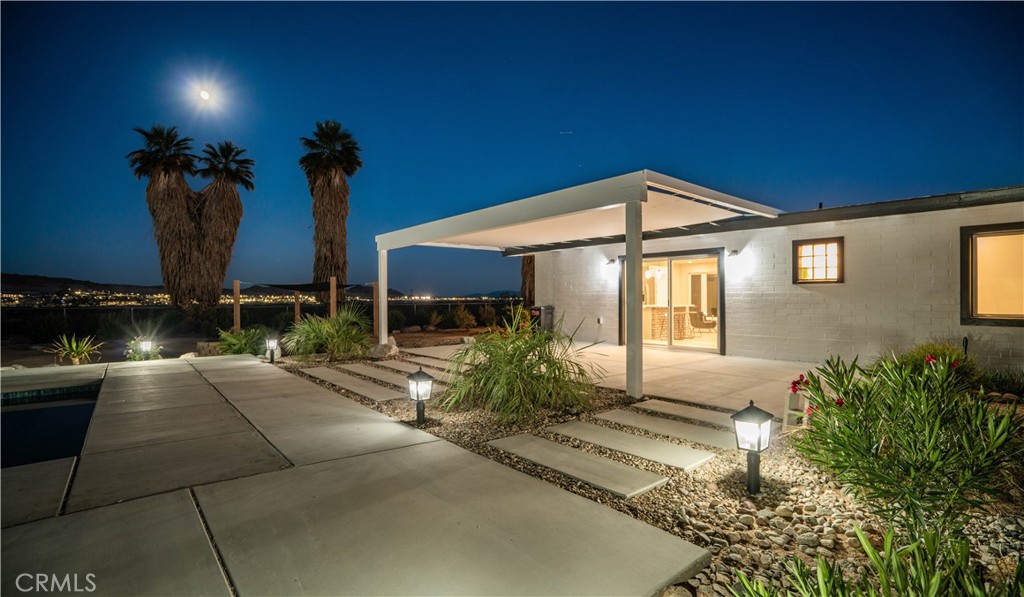 72160 Winters Road Twentynine Palms, CA 92277 - Photo 4 of 33 a view of a house with sitting area