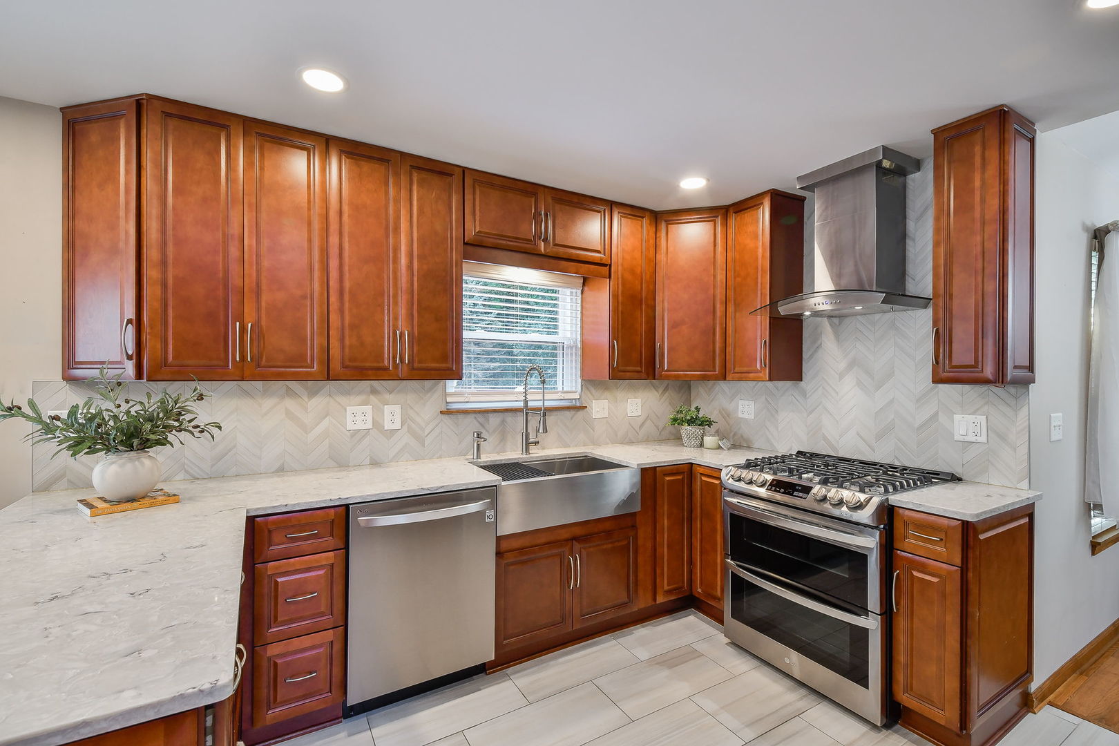 614 Pearces Ford Road Oswego, IL 60543 - Photo 11 of 45 Gallery Image 11