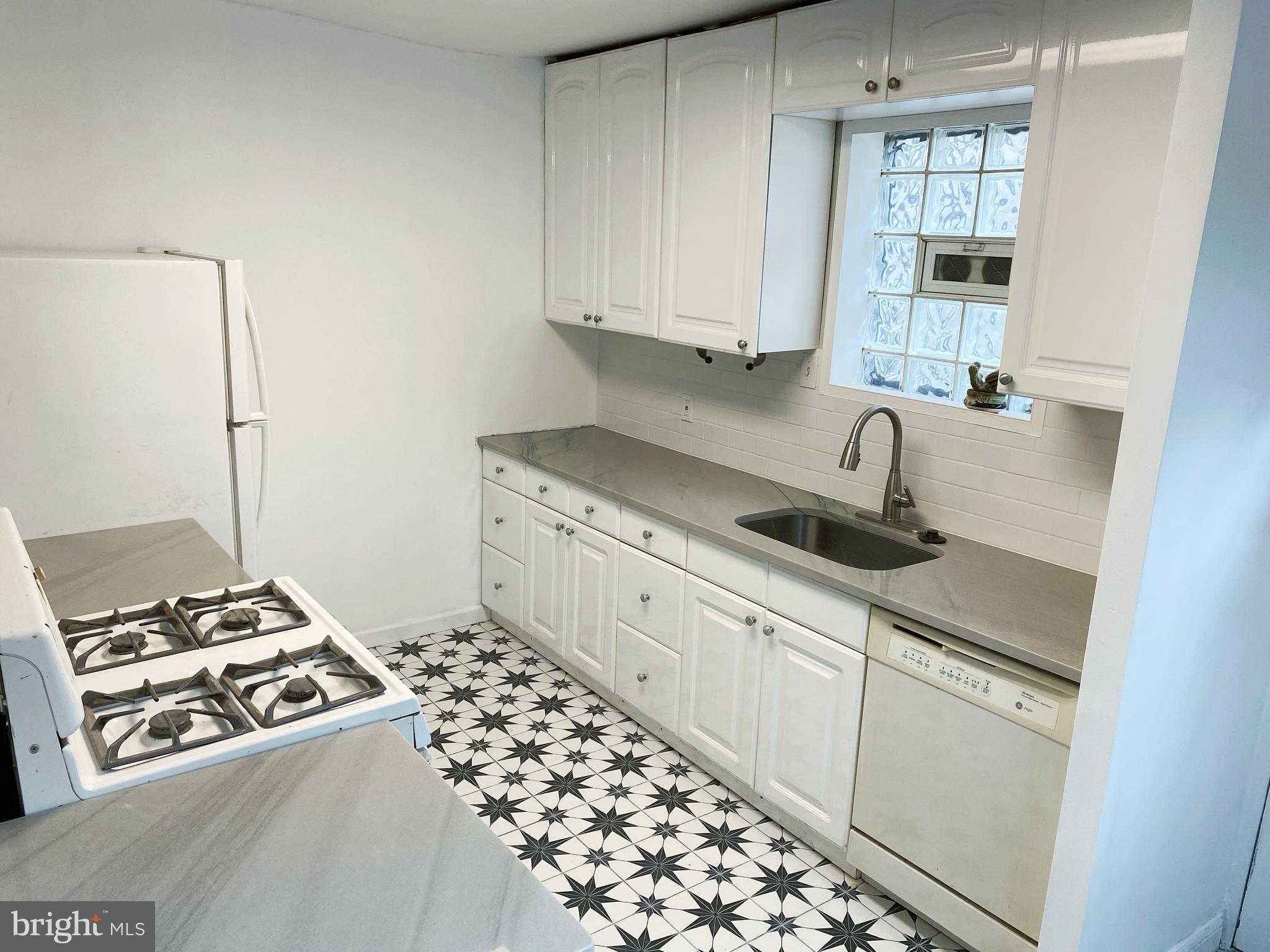 1324 Reed Street Philadelphia, PA 19147 - Photo 5 of 24