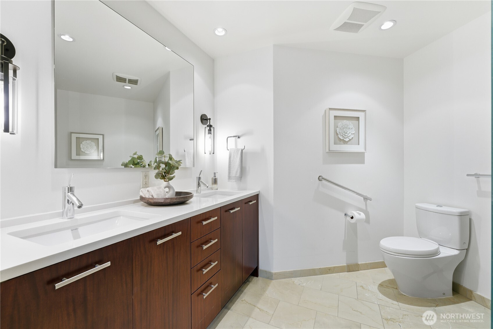 10700 Northeast 4th Street, Unit 1110 Bellevue, WA 98004 - Photo 16 of 40