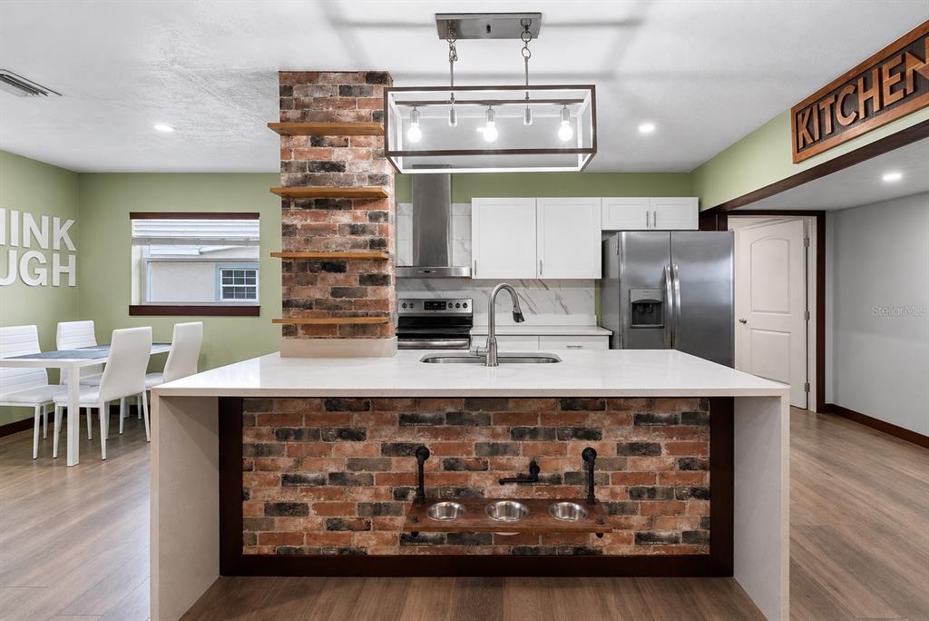 1428 Maury Road Orlando, FL 32804 - Photo 2 of 20 Gallery Image 2