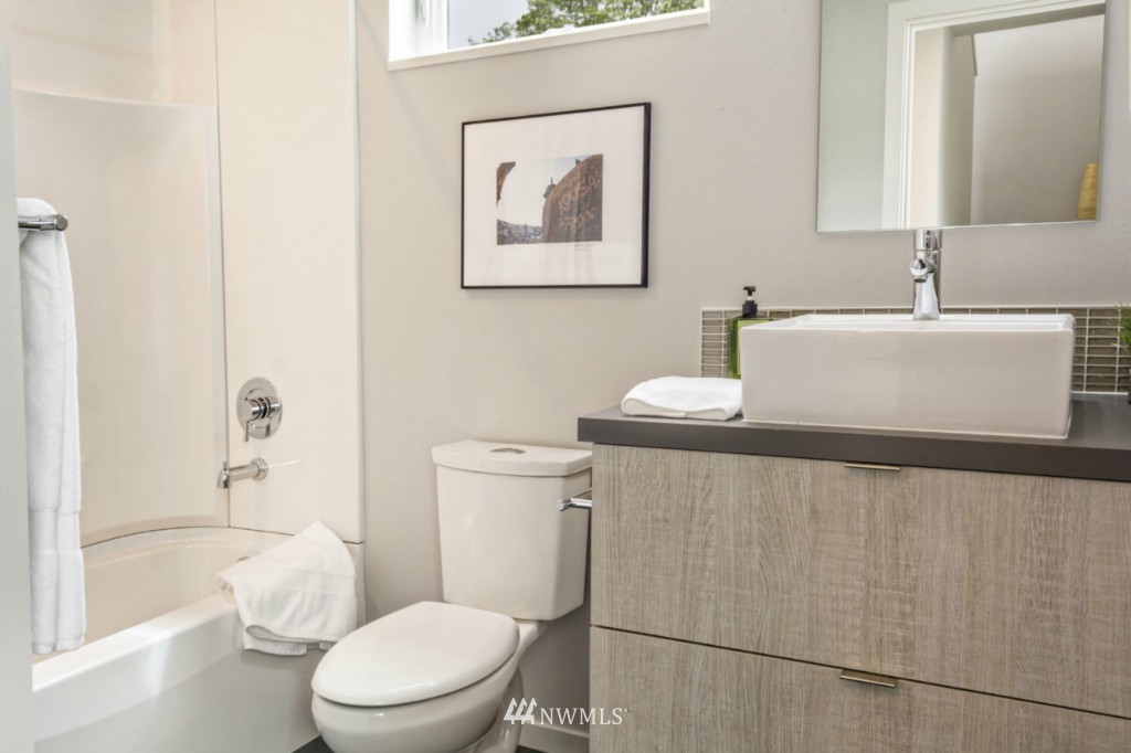 4753 Delridge Way Southwest Seattle, WA 98106 - Photo 12 of 25 Gallery Image 12