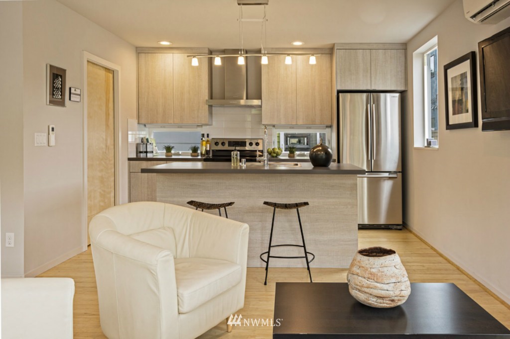 4753 Delridge Way Southwest Seattle, WA 98106 - Photo 5 of 25 Gallery Image 5