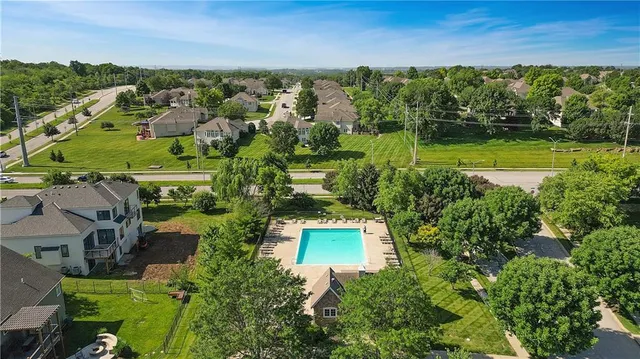 $649,900 | 9808 North Laurel Avenue, Kansas City, MO 64157