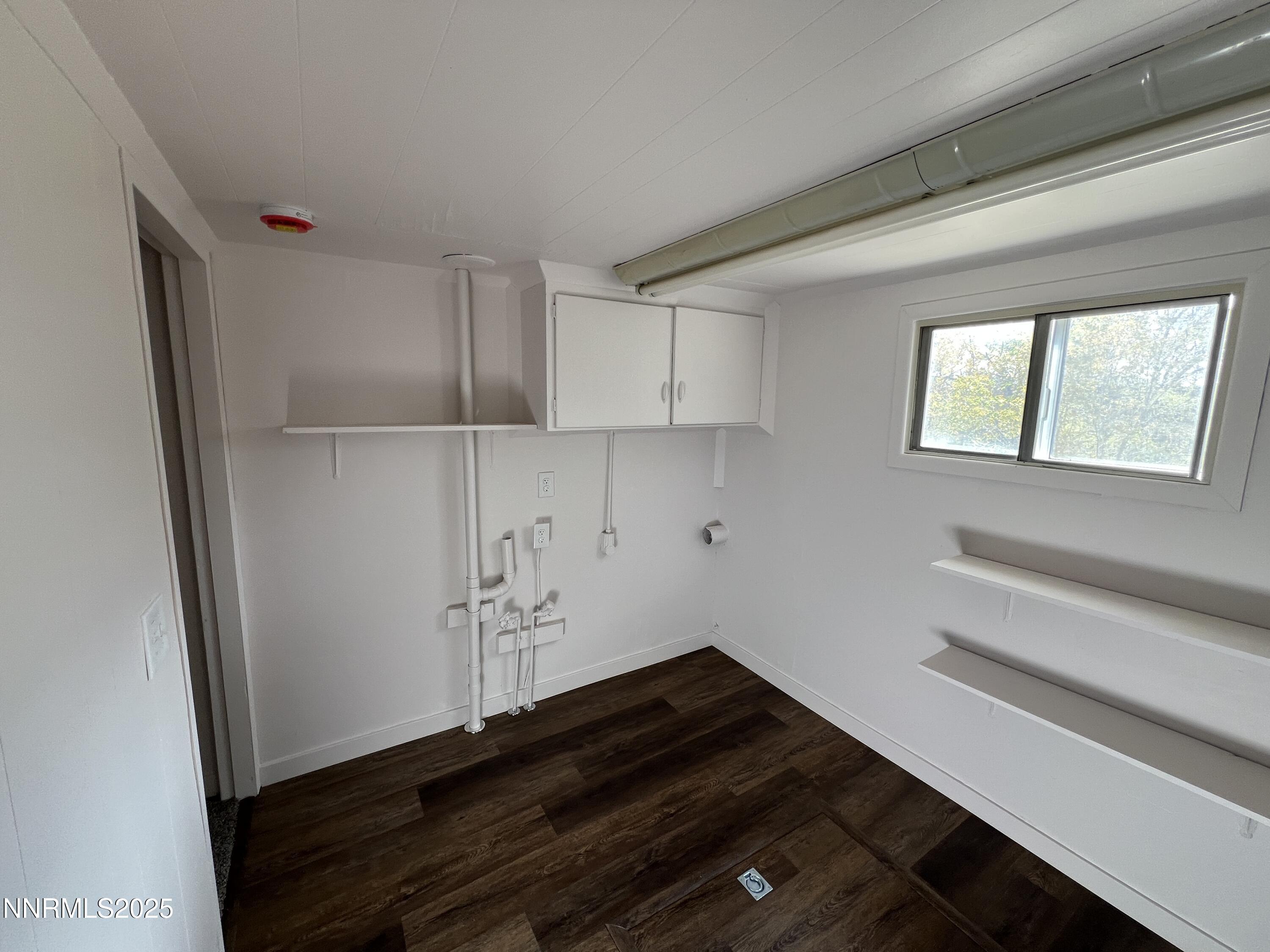 4955 Emery Drive Reno, NV 89506 - Photo 28 of 45 ADU Laundry Room