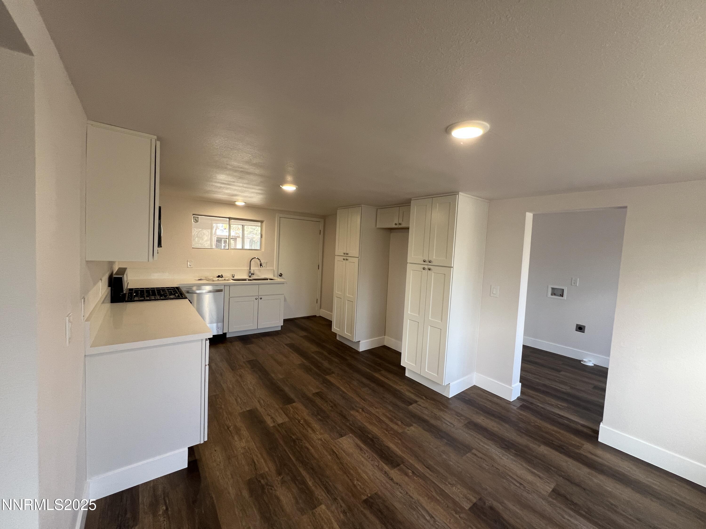 4955 Emery Drive Reno, NV 89506 - Photo 8 of 45 Kitchen
