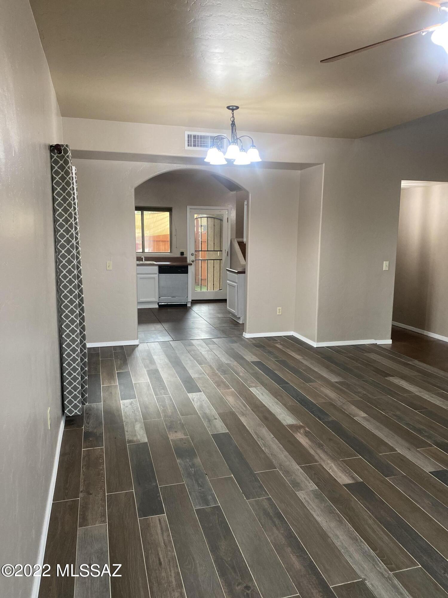 845 West Simmons Road Tucson, AZ 85705 - Photo 1 of 49