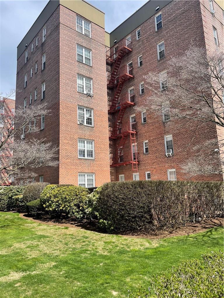 796 Bronx River Road, Unit B65 Yonkers, NY 10708 - Photo 1 of 1 Gallery Image 1