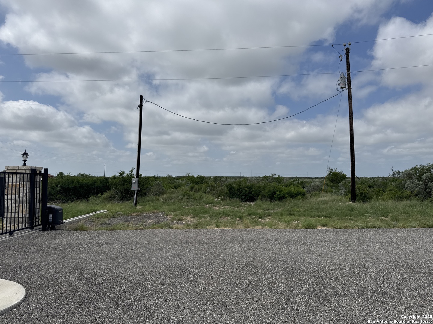 21 Legend Hills Uvalde, TX 78801 - Photo 5 of 6 a view of a park