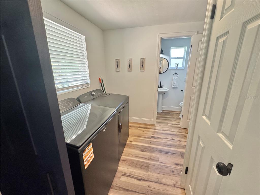4443 South Beneva Road Sarasota, FL 34233 - Photo 7 of 33 Gallery Image 7