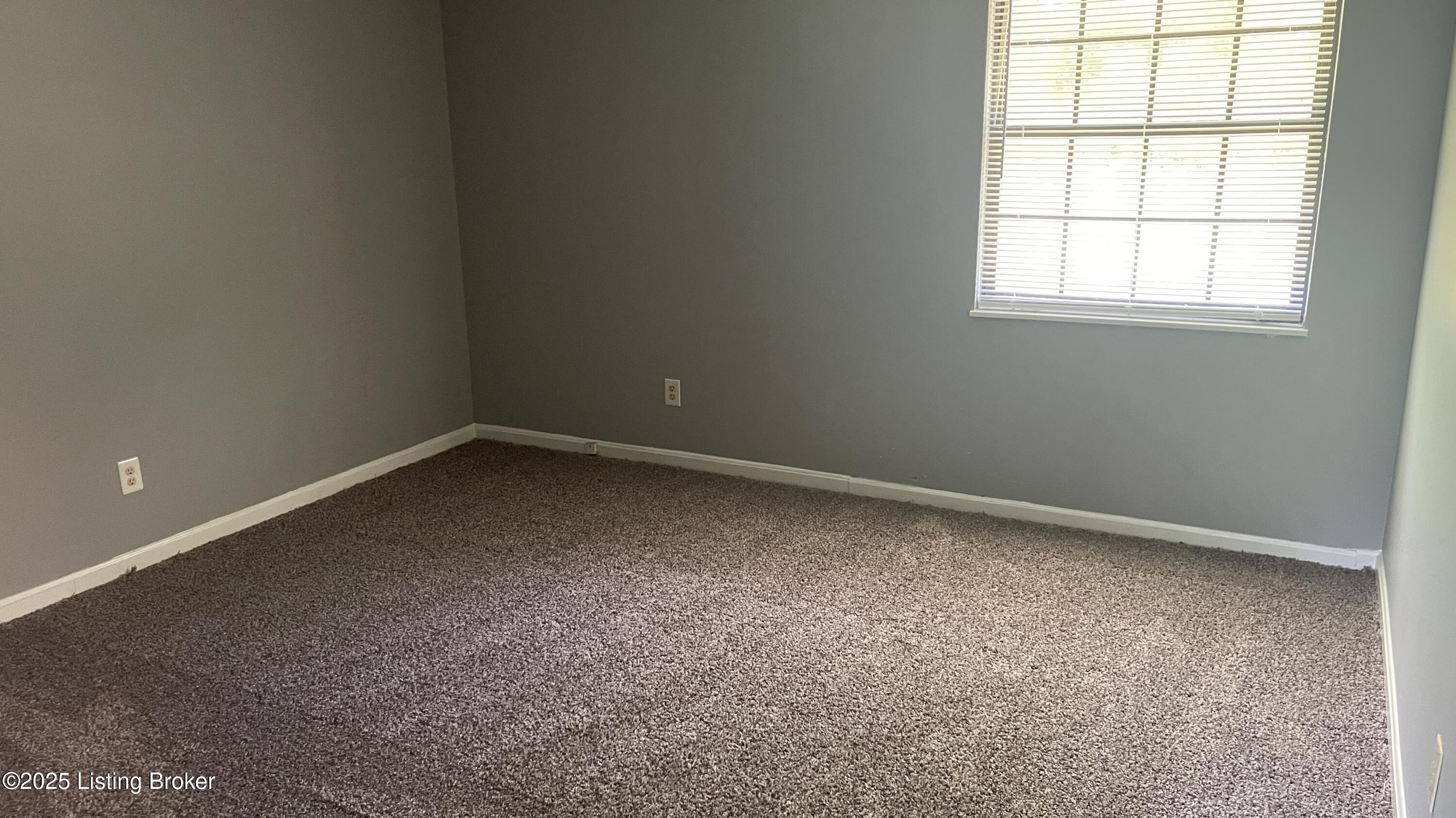 323 Crossgate Road Elizabethtown, KY 42701 - Photo 4 of 7 FullSizeRender (2)