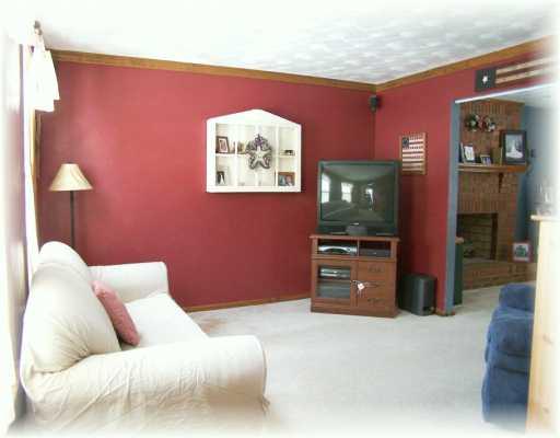 85 Rustic Ridge Drive Plum, PA 15239 - Photo 5 of 8 Living Room.