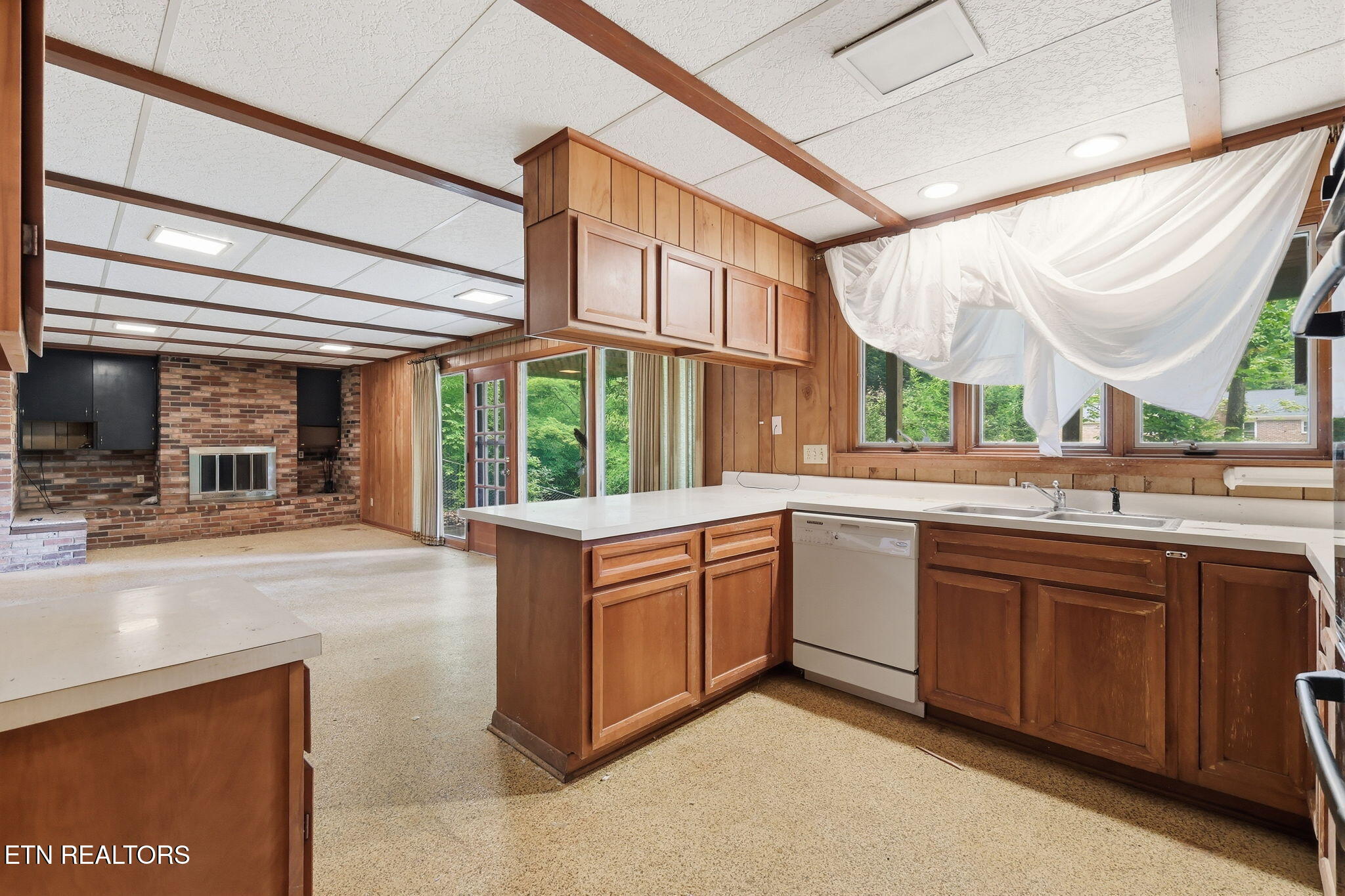 114 Balboa Circle Oak Ridge, TN 37830 - Photo 13 of 52 Open Living Space