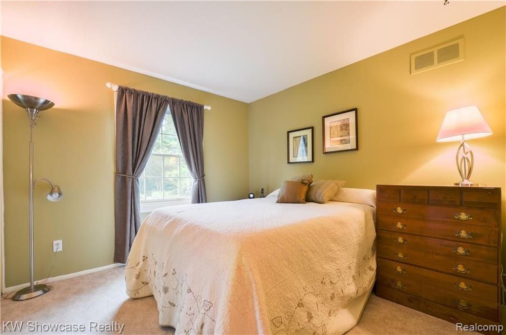 35999 Smithfield Road Farmington, MI 48335 - Photo 17 of 28