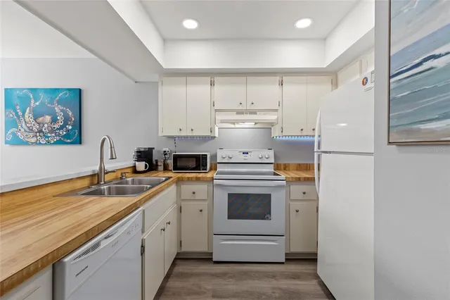 $193,000 | 3602 54th Street West, Unit D4, Bradenton, FL 34209