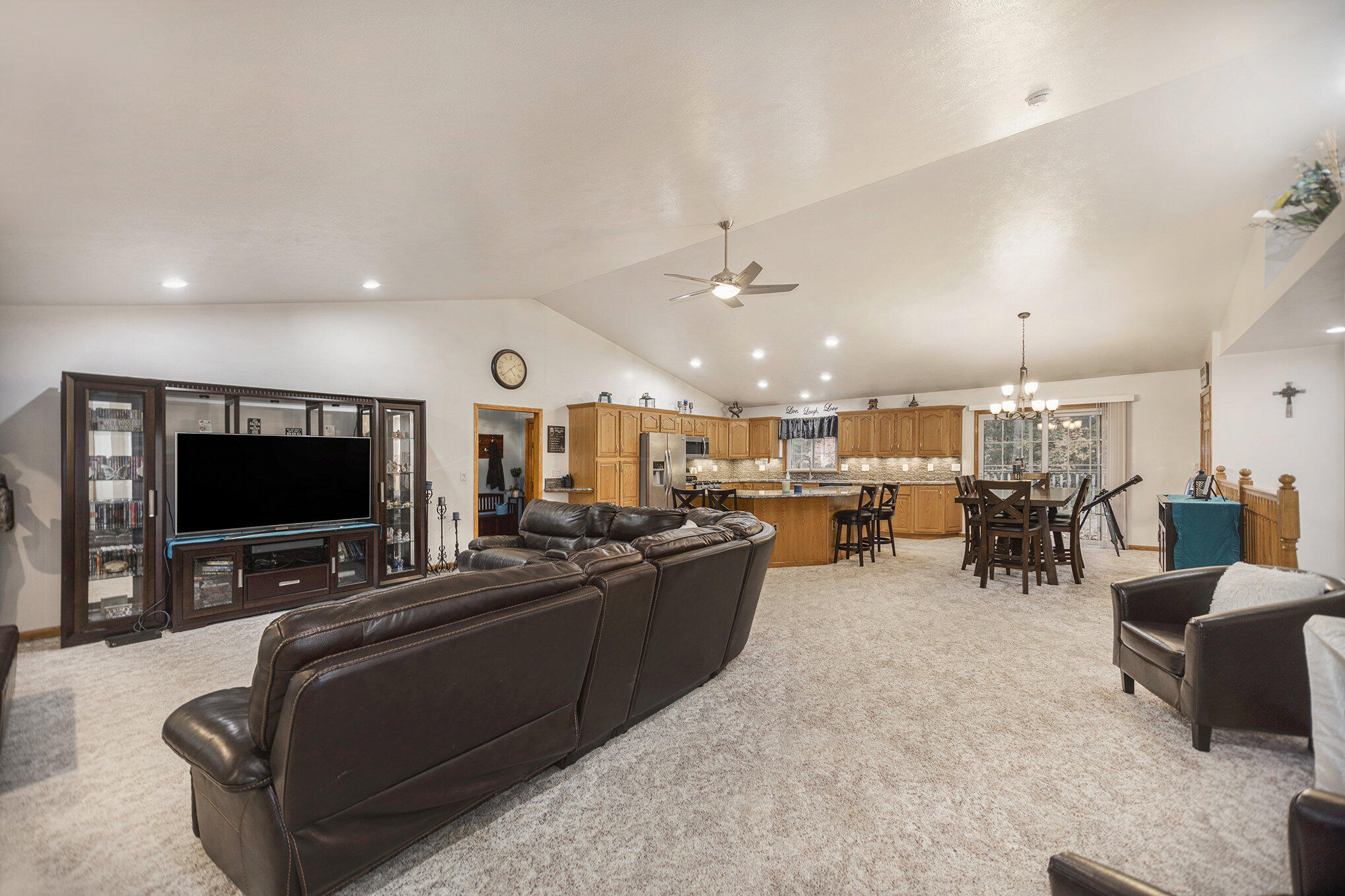 6220 Cat Road Twin Lake, MI 49457 - Photo 2 of 42 Living room