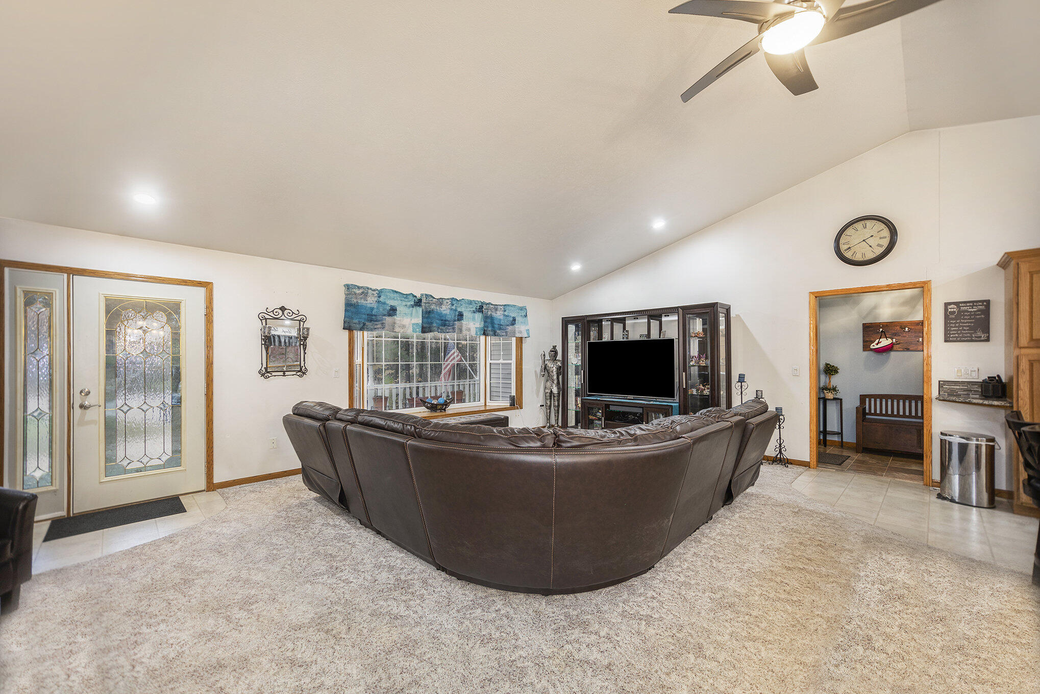 6220 Cat Road Twin Lake, MI 49457 - Photo 5 of 42 Living room