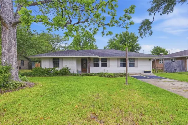 $215,000 | 1507 Melanie Drive, Sulphur, LA 70663