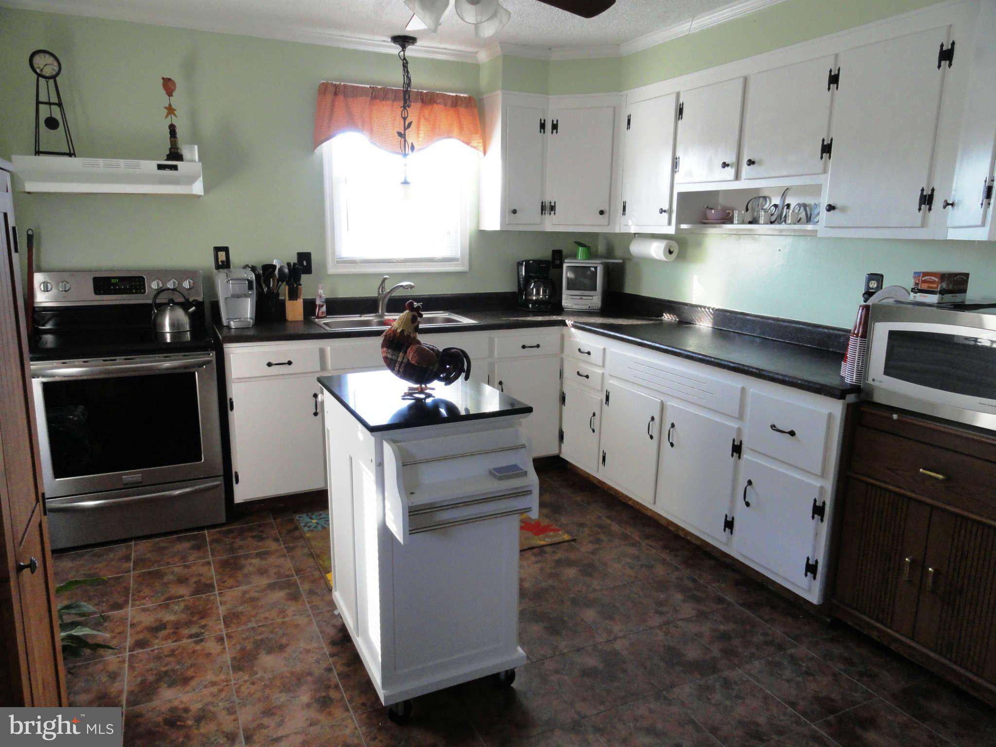7914 Hillendale Road Baltimore, MD 21234 - Photo 5 of 18 Kitchen