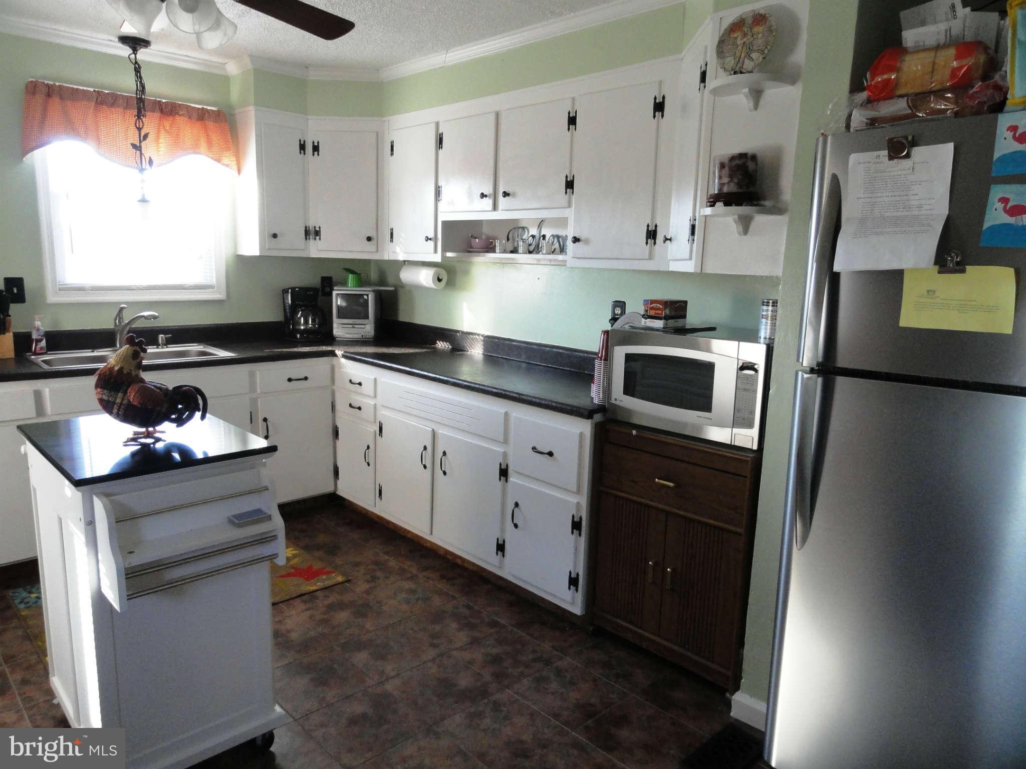 7914 Hillendale Road Baltimore, MD 21234 - Photo 6 of 18 Kitchen