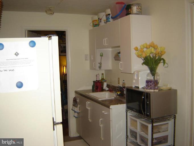 8988 Round Top Road Manassas, VA 20112 - Photo 13 of 30 kitchenette LL