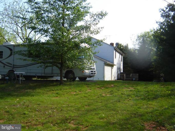8988 Round Top Road Manassas, VA 20112 - Photo 27 of 30 Back yard