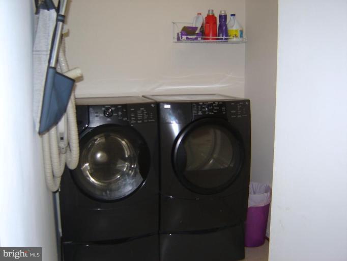 8988 Round Top Road Manassas, VA 20112 - Photo 10 of 30 Laundry/Mud Room