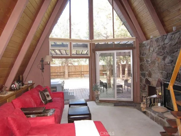 $1,950 | 317 East Mountain View Boulevard, Big Bear City, CA 92314