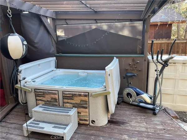 $1,950 | 317 East Mountain View Boulevard, Big Bear City, CA 92314